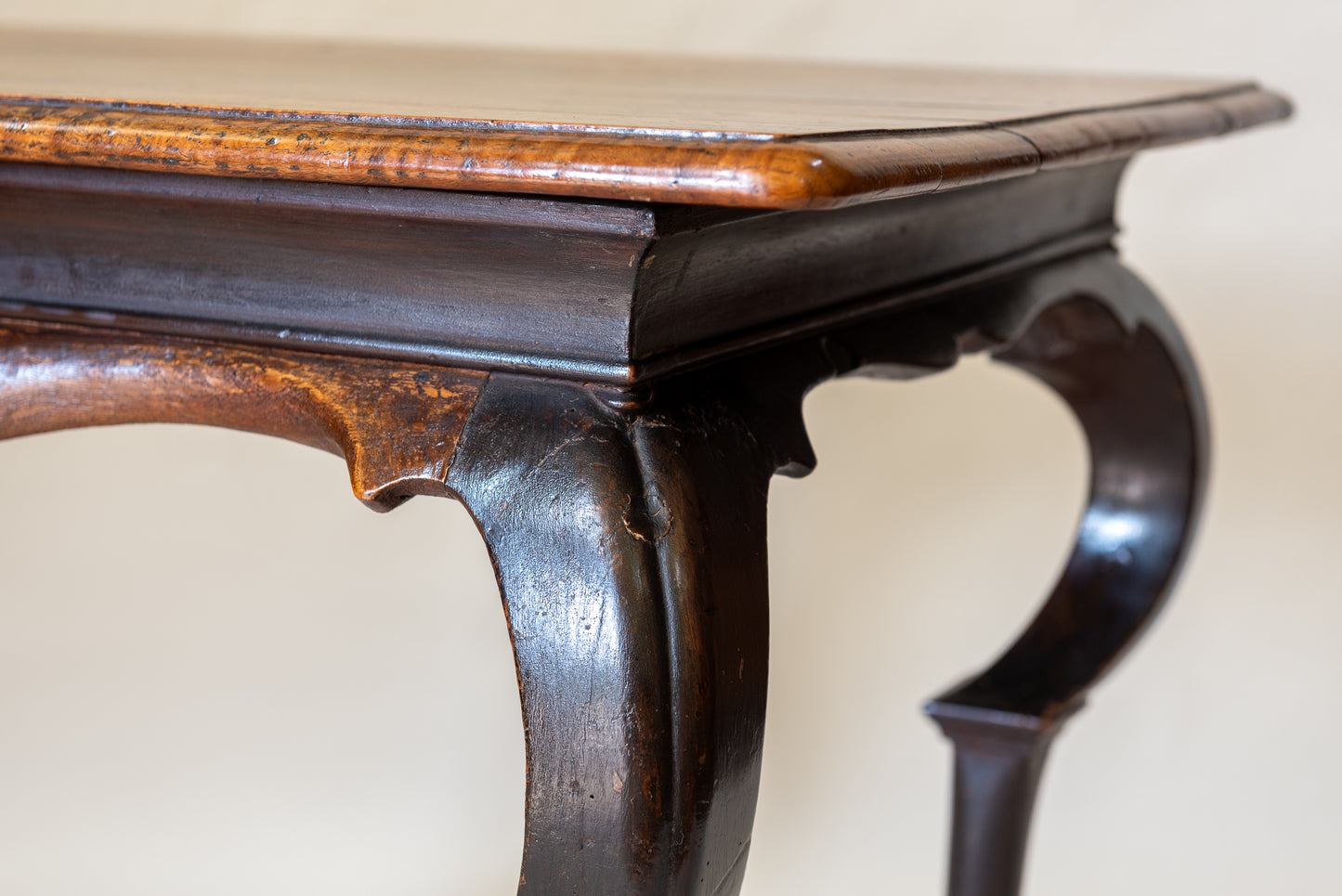 ANGLO-DUTCH CENTRE TABLE