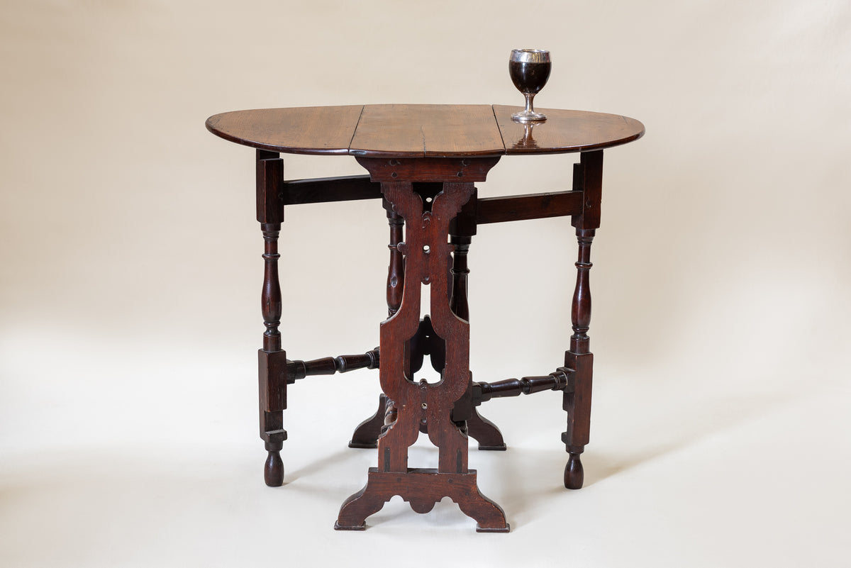 An Oak Drop-Leaf Side Table
